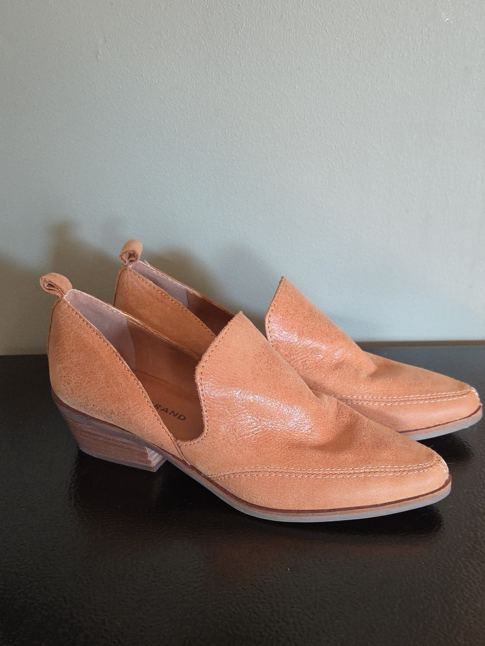 Lucky Brand Women's Tan Slip-On Loafers Sz 6